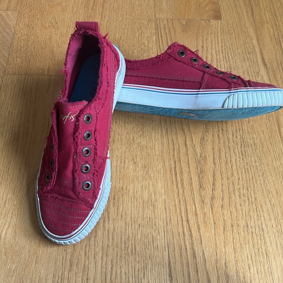 Women’s Blowfish Malibu red sneakers (worn once) - Picture 2 of 5